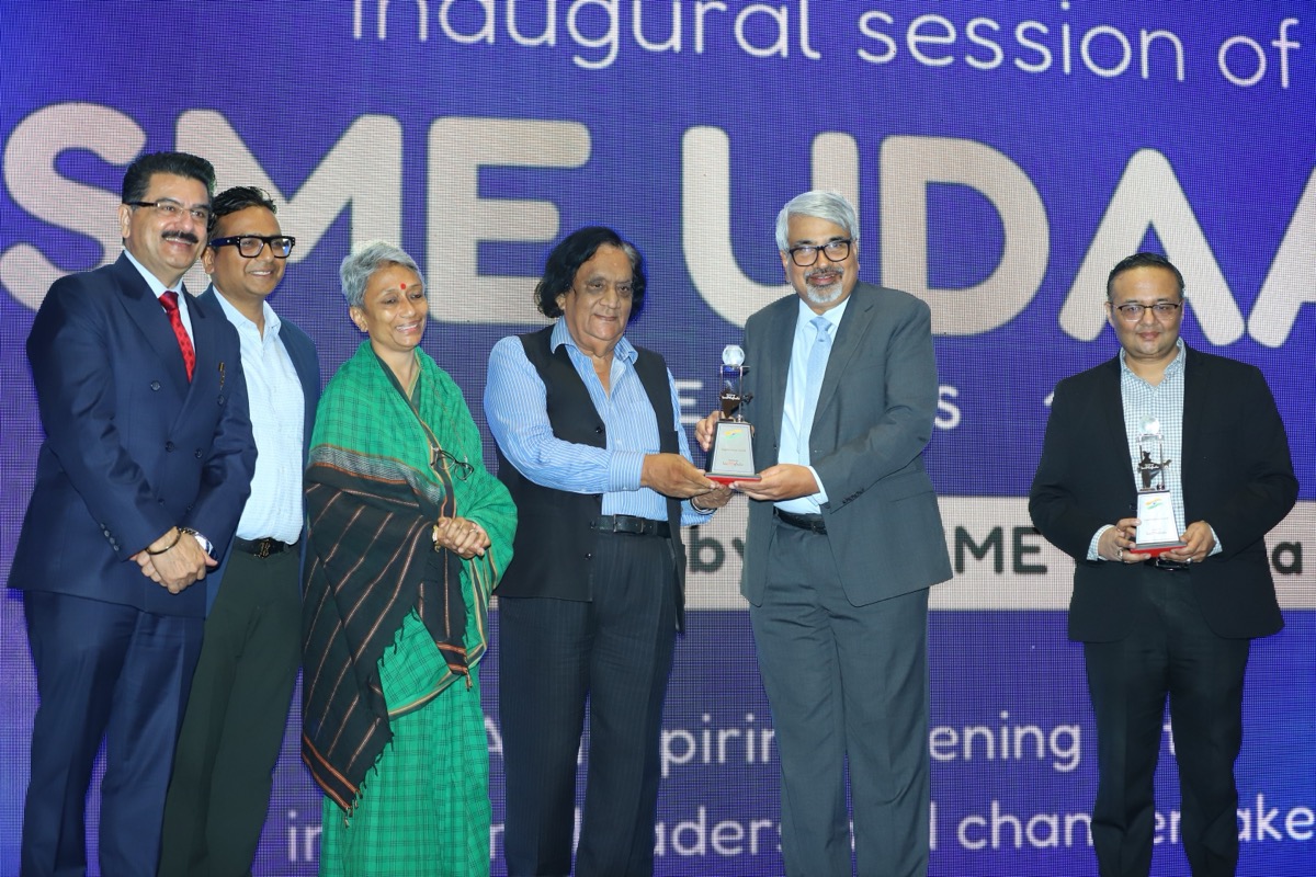 Founders networking at an I Am SME of India gathering