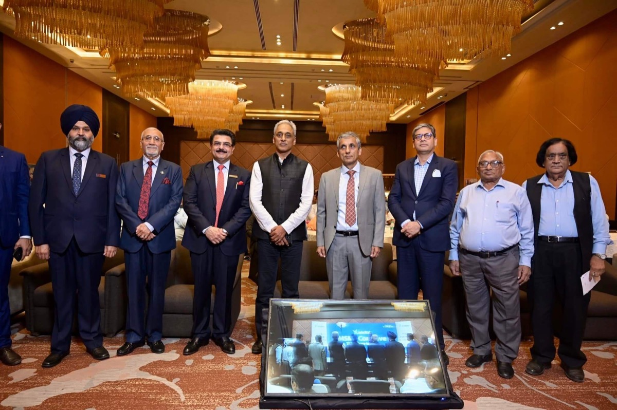 Founders networking at an I Am SME of India gathering